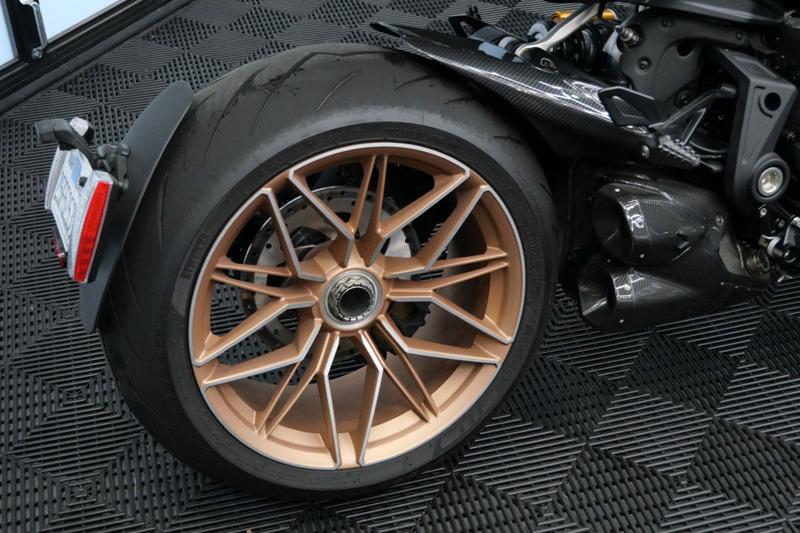 ディマリニ 2021 Ducati Diavel 1260 Lamborghini - Classic Promenade
