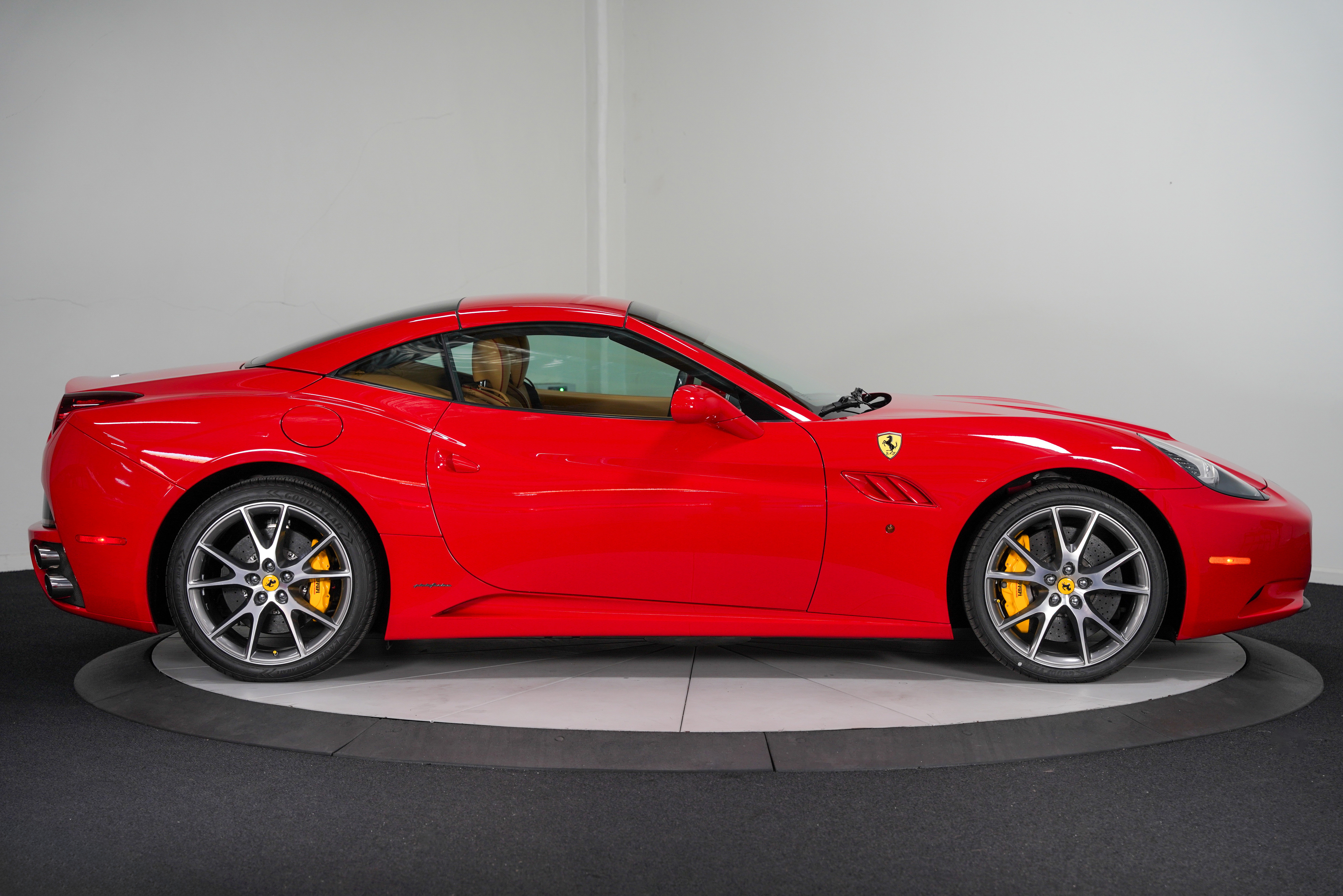 2012 Ferrari California Base - Photo 8