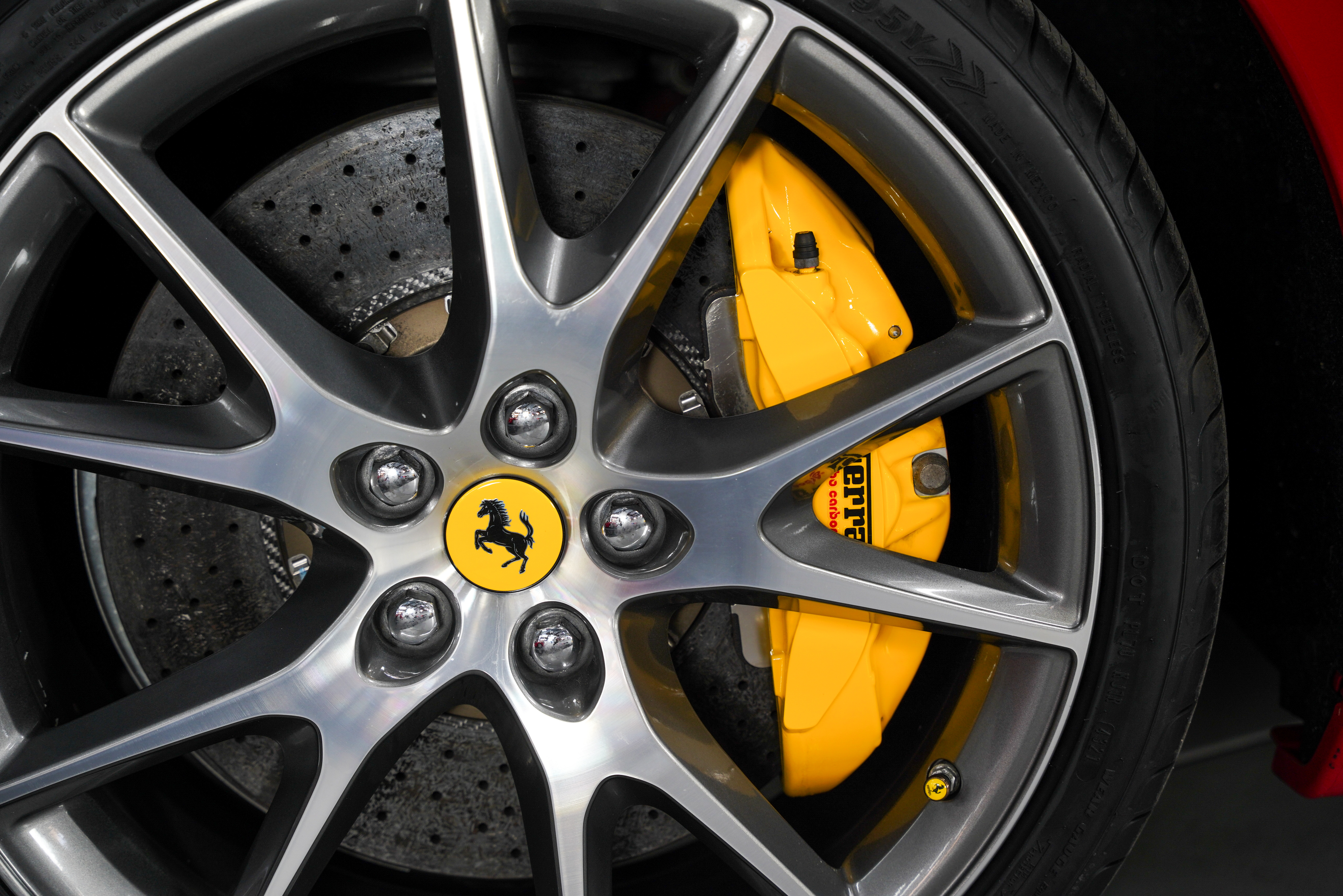 2012 Ferrari California Base - Photo 17