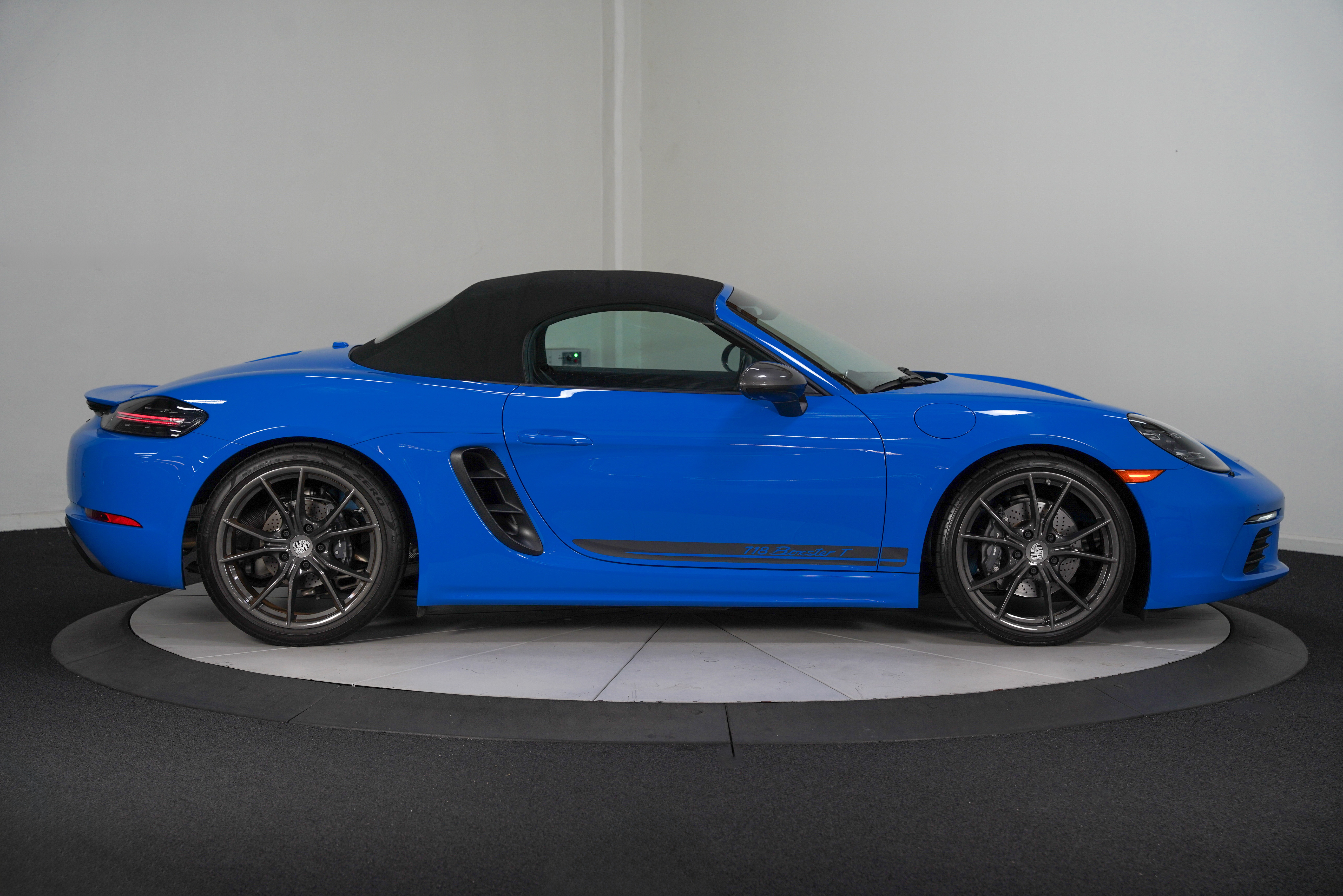 2022 Porsche 718 T - Photo 8