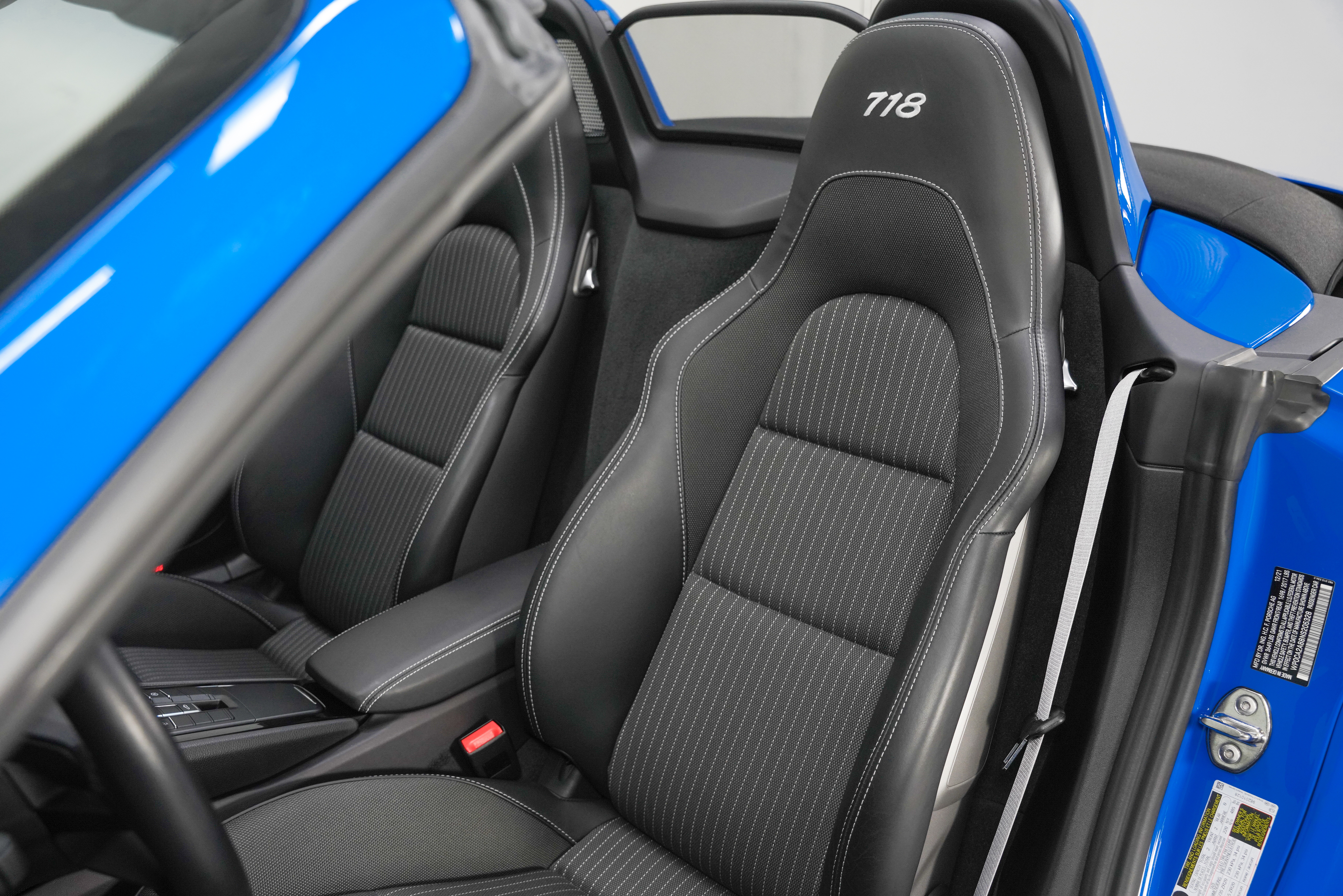 2022 Porsche 718 T - Photo 36
