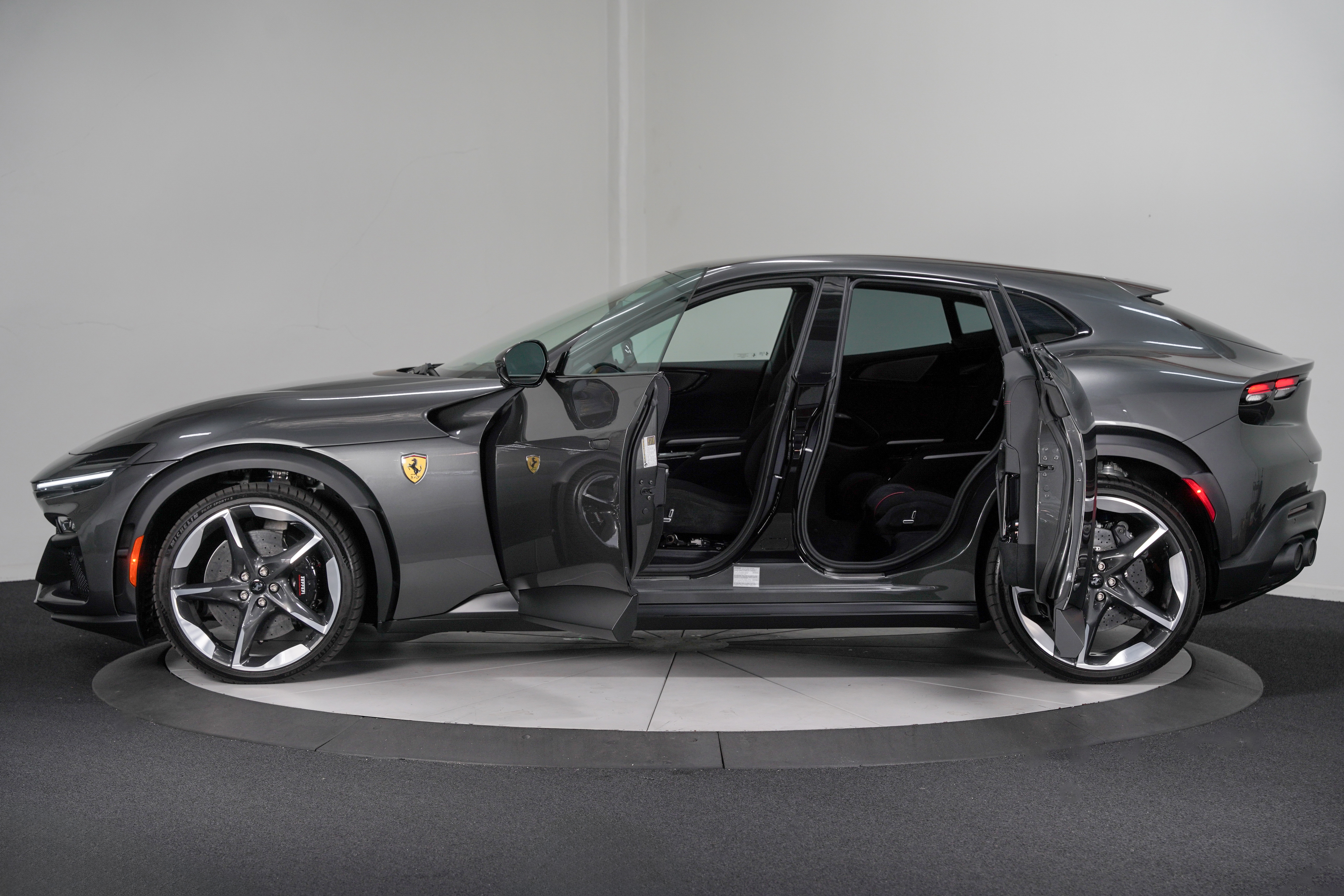 2026 Ferrari Purosangue Base - Photo 6