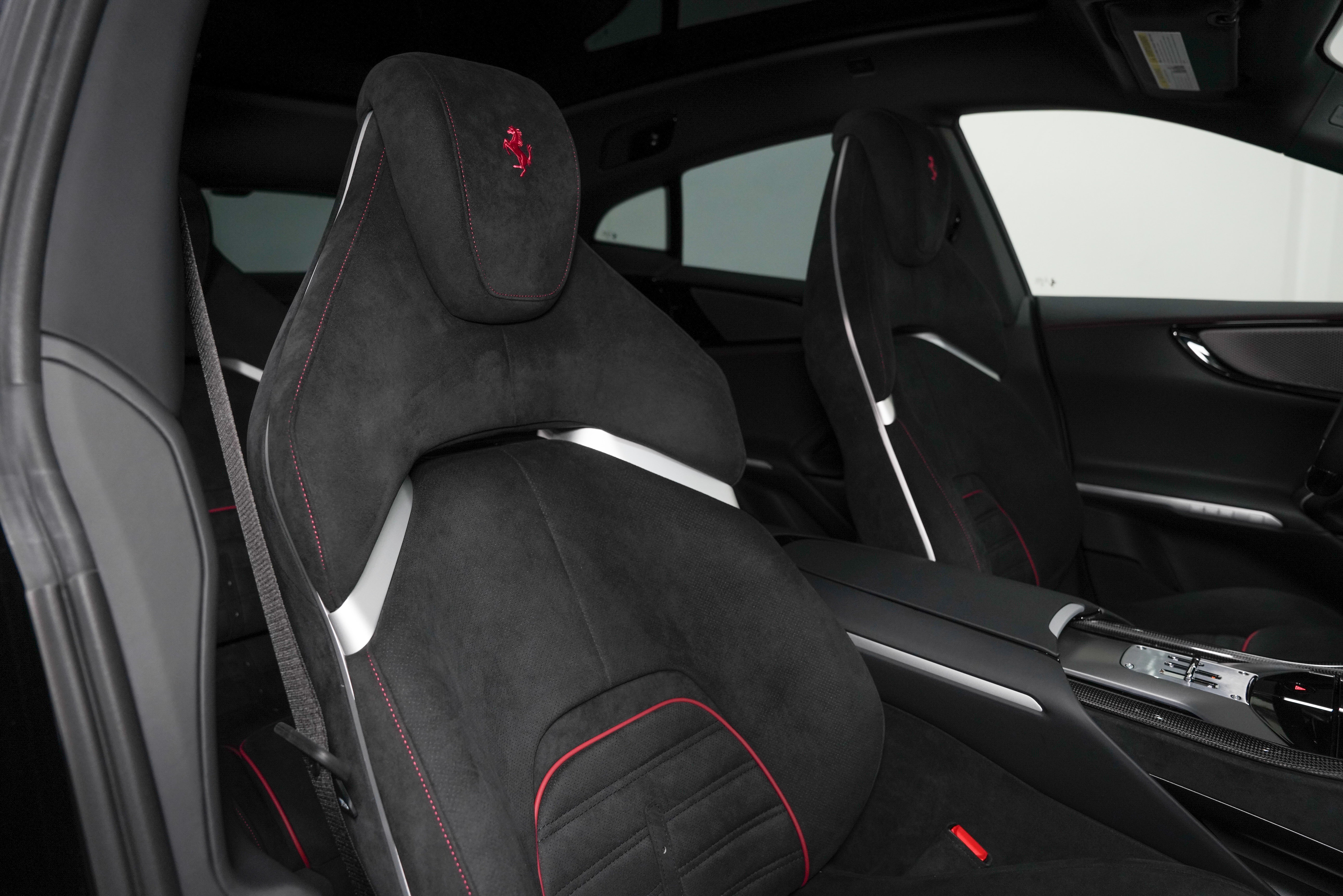 2026 Ferrari Purosangue Base - Photo 26