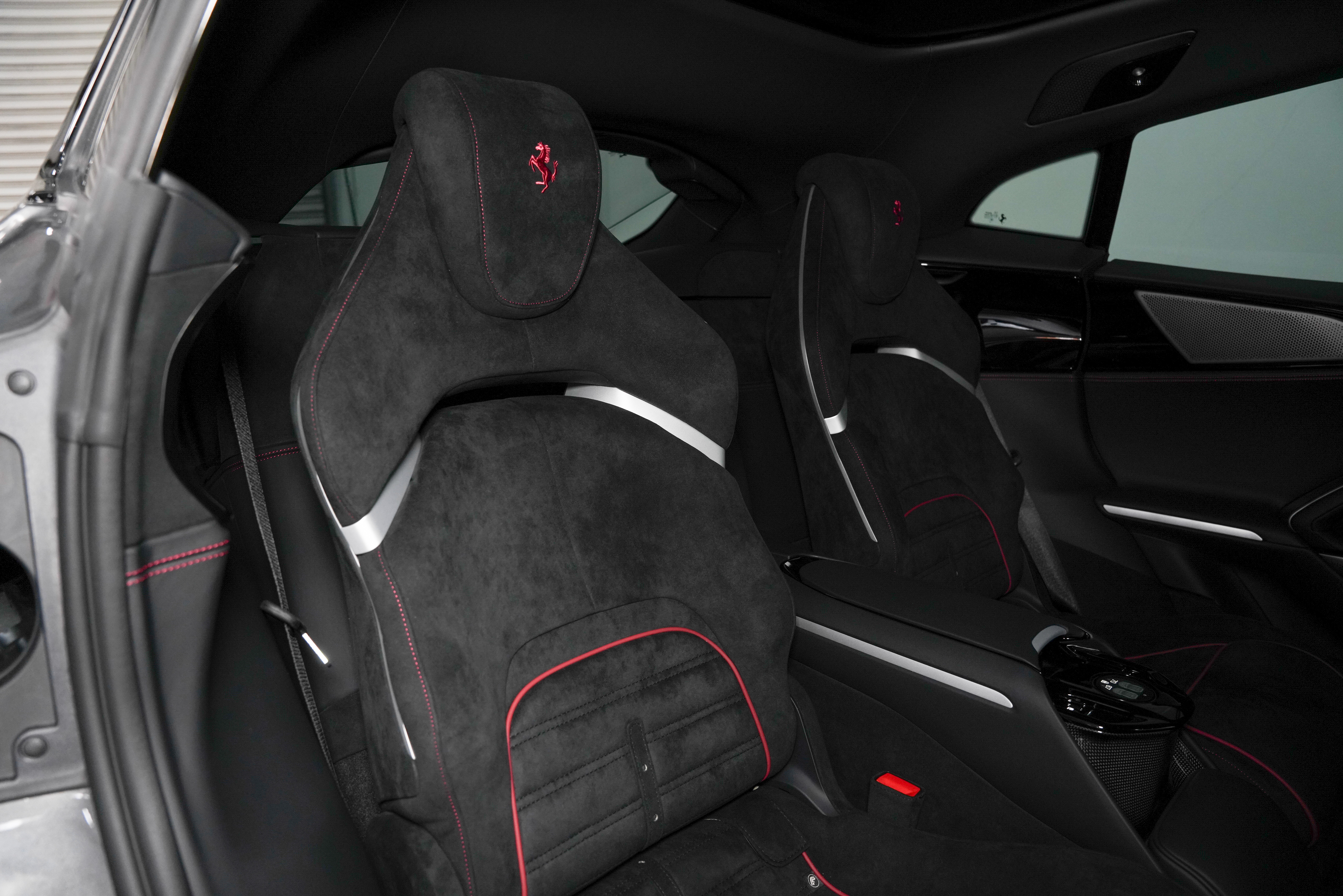 2026 Ferrari Purosangue Base - Photo 35