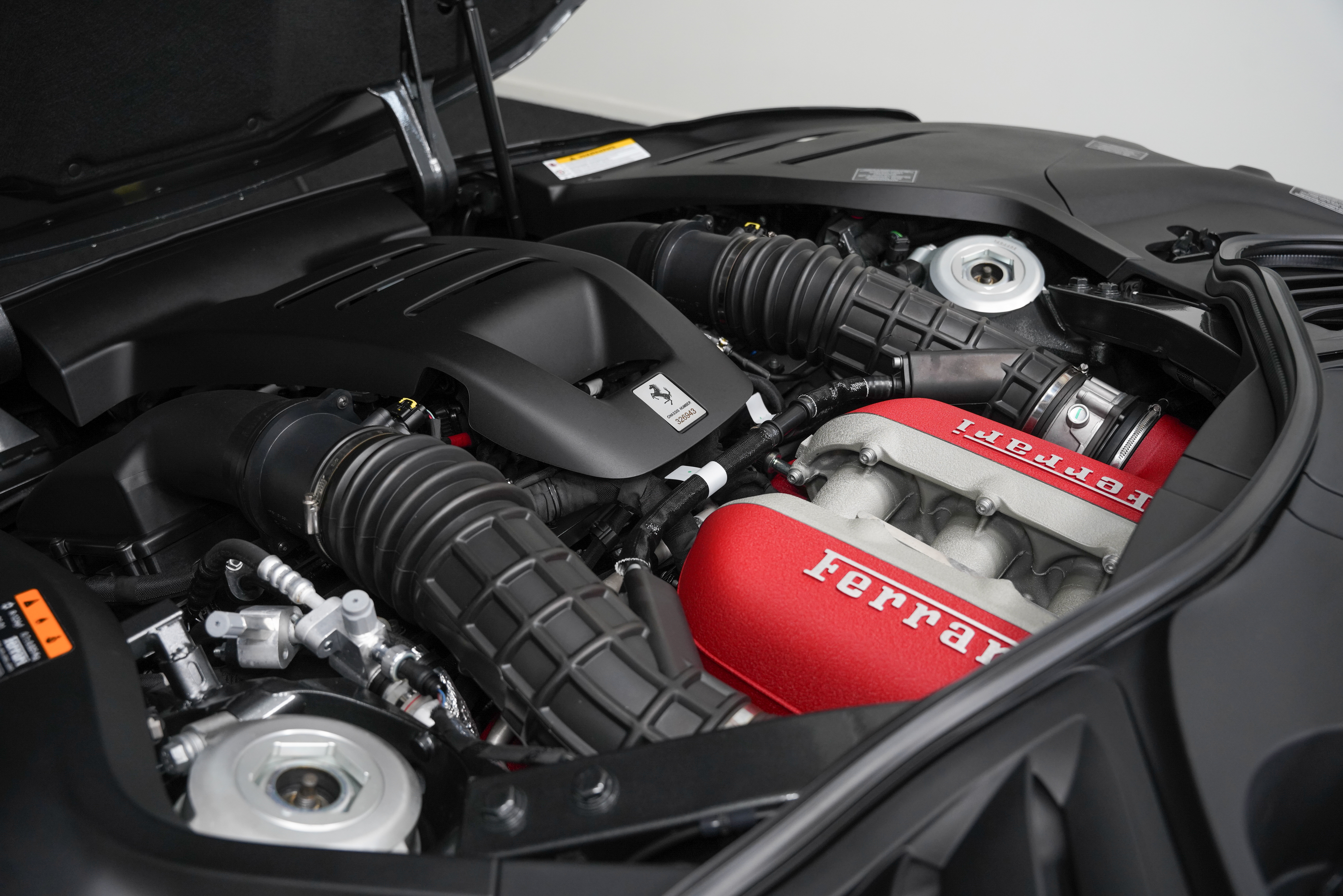 2026 Ferrari Purosangue Base - Photo 57