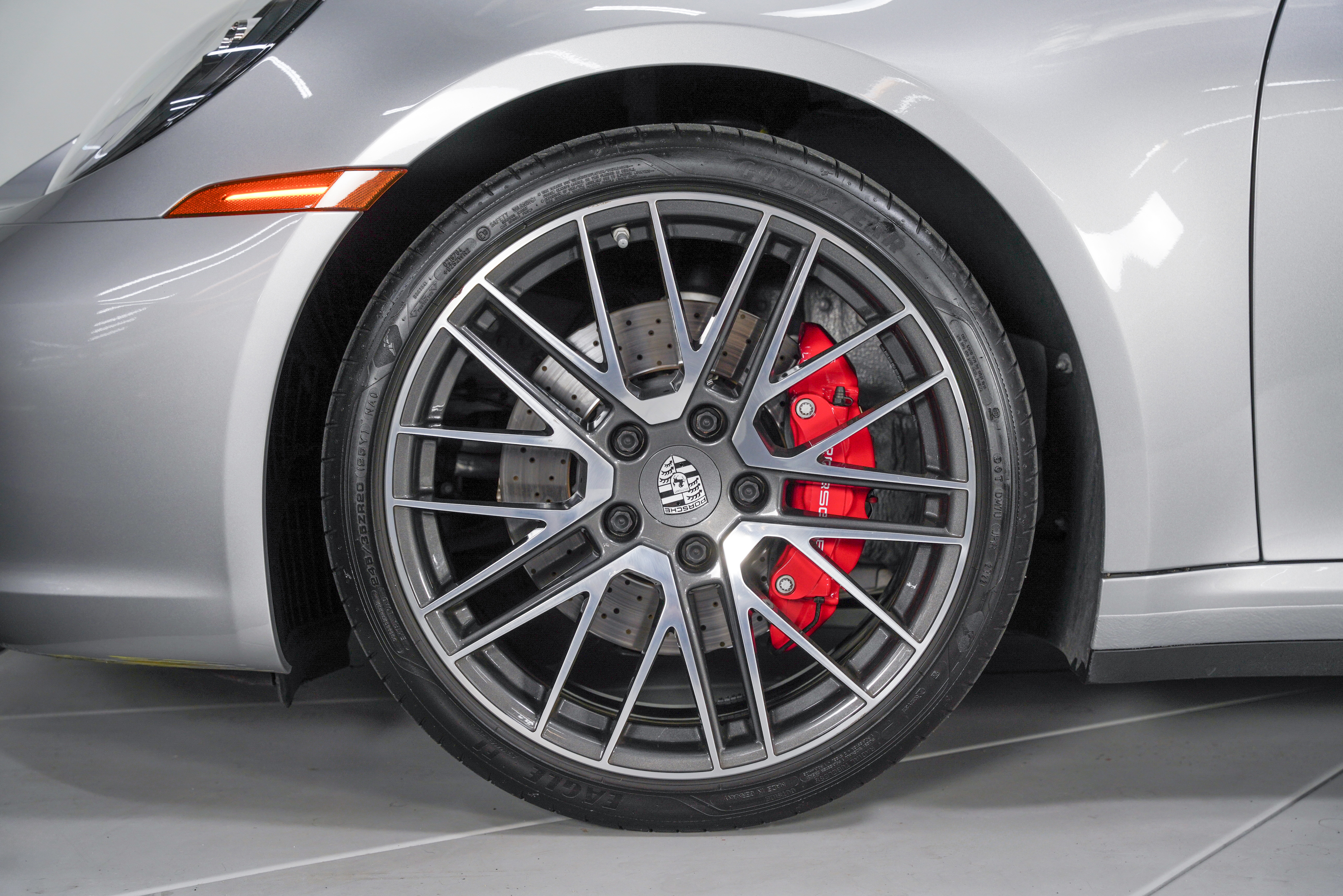 2023 Porsche 911 GTS - Photo 15