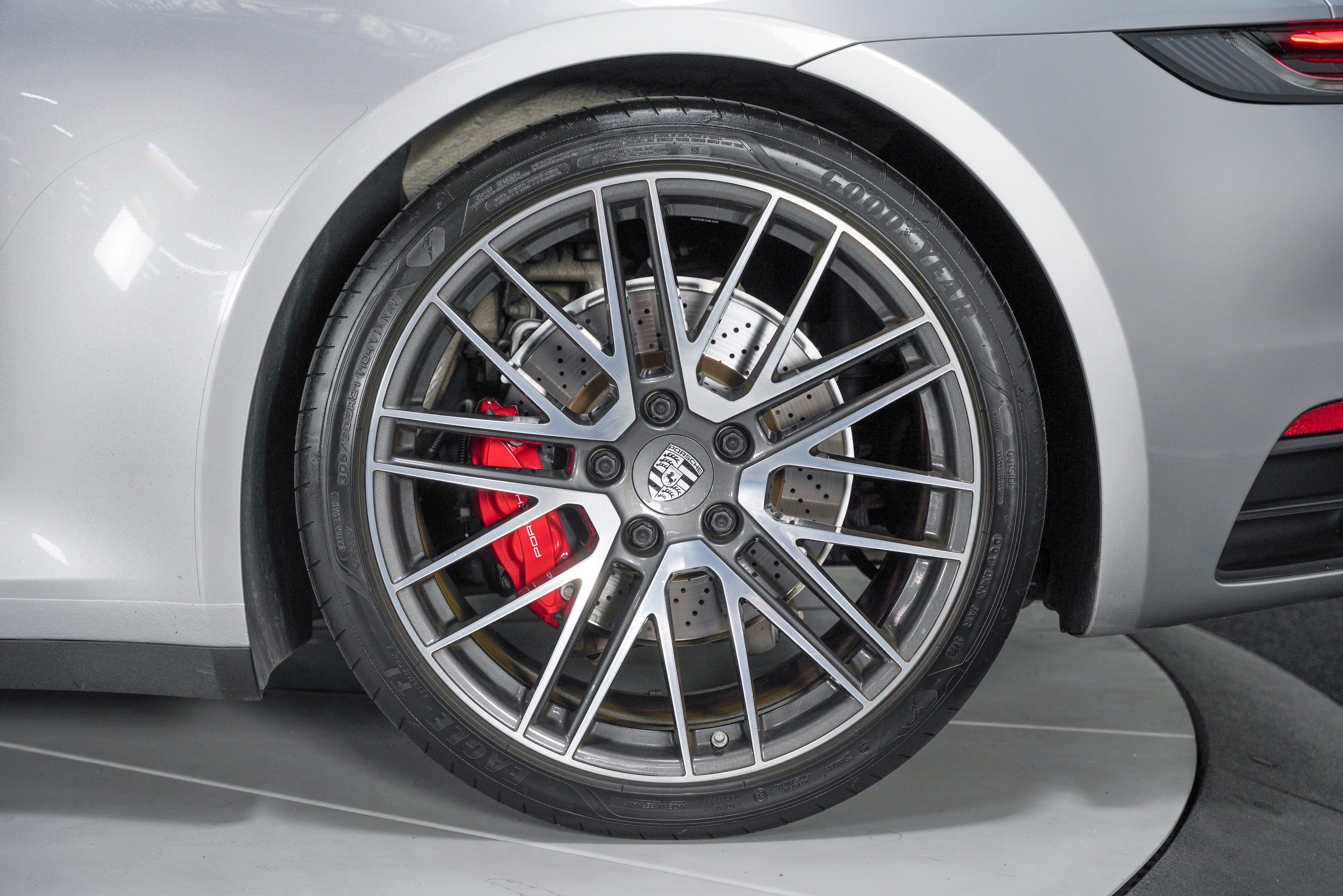 2023 Porsche 911 GTS - Photo 17