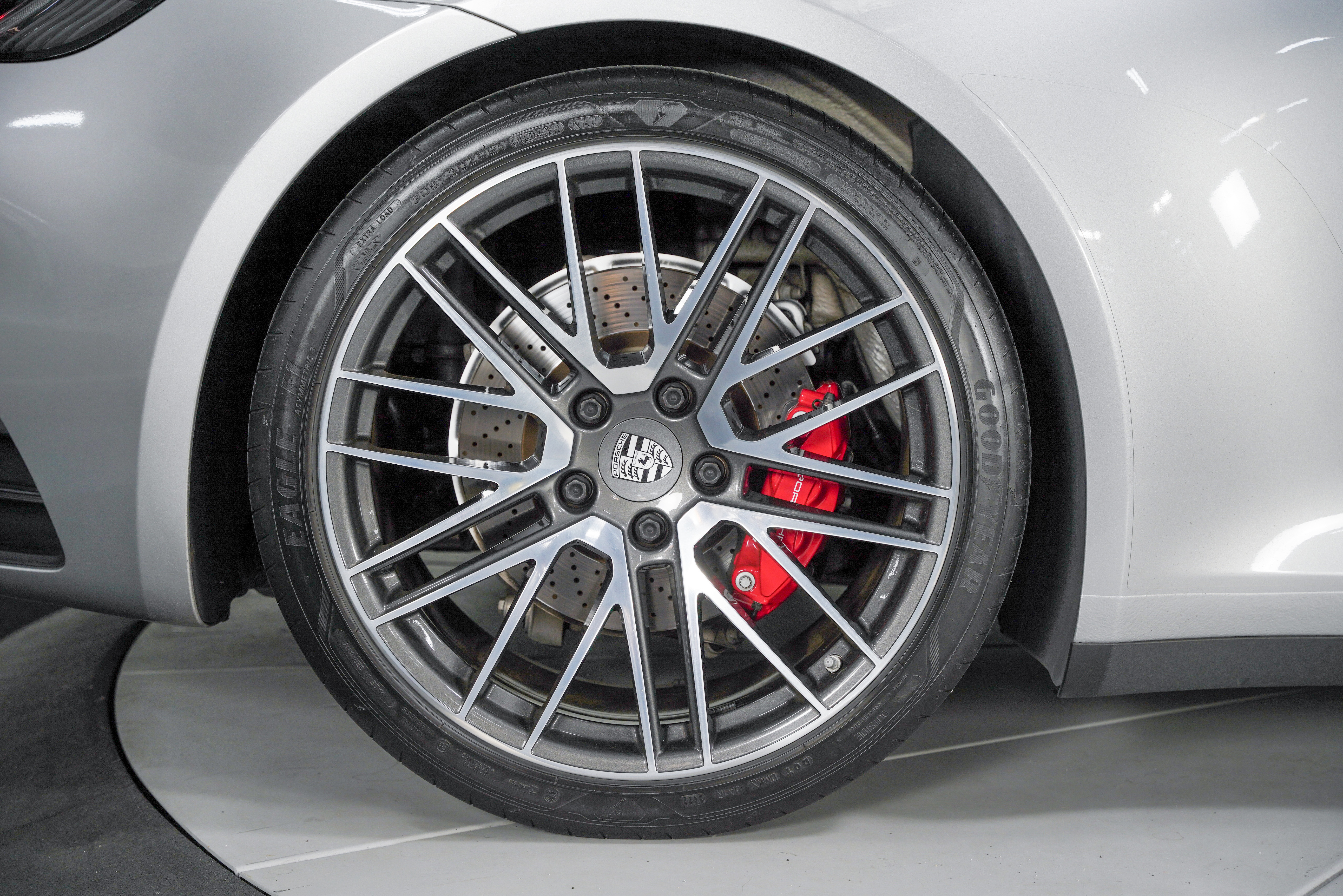 2023 Porsche 911 GTS - Photo 23